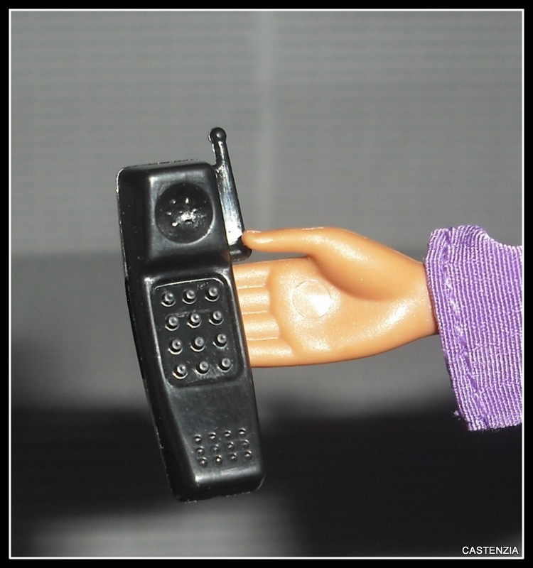 PHONE BARBIE DOLL UPTOWN CHIC BLACK CELL PHONE FASHION ACCES