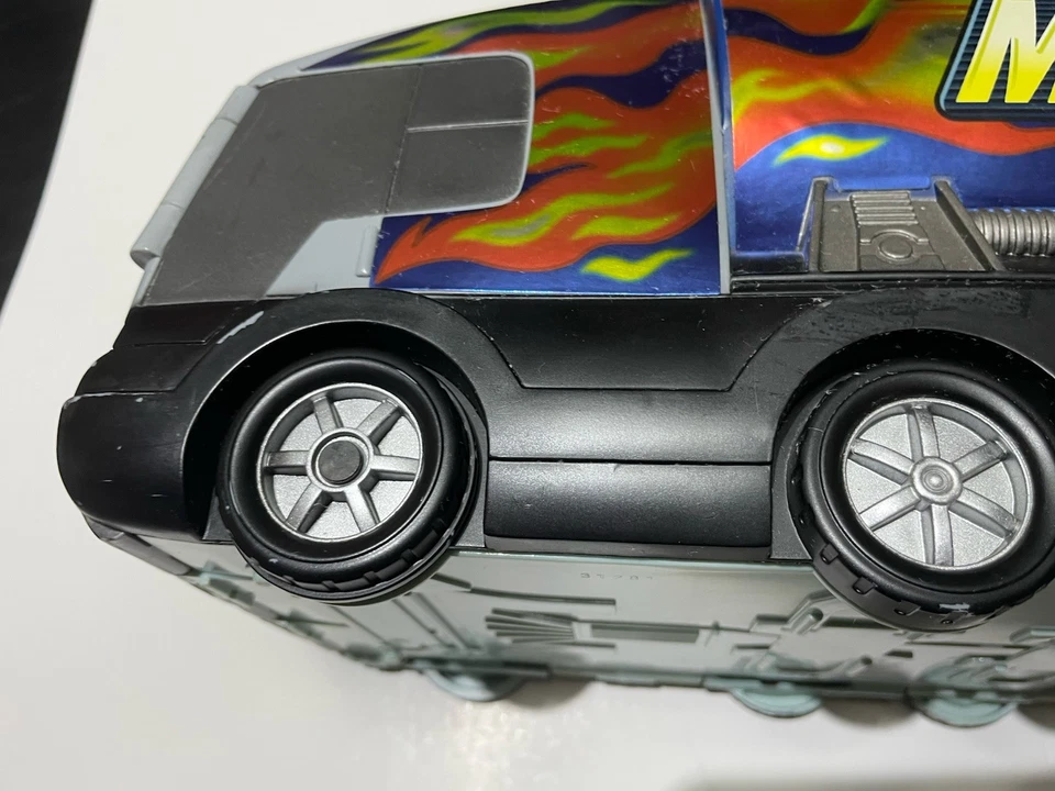 Micro Machines Super Stunt City Semi Tanker Truck Play Set Hasbro 2001 - Image 3 of 4