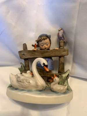Hummel Goebel figurine Feathered Friends #344 Mother's Day gift collectible