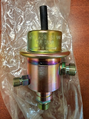 #ad NEW OEM Old Stock Mercedes Fuel Pressure Regulator 0438161001 $499.99