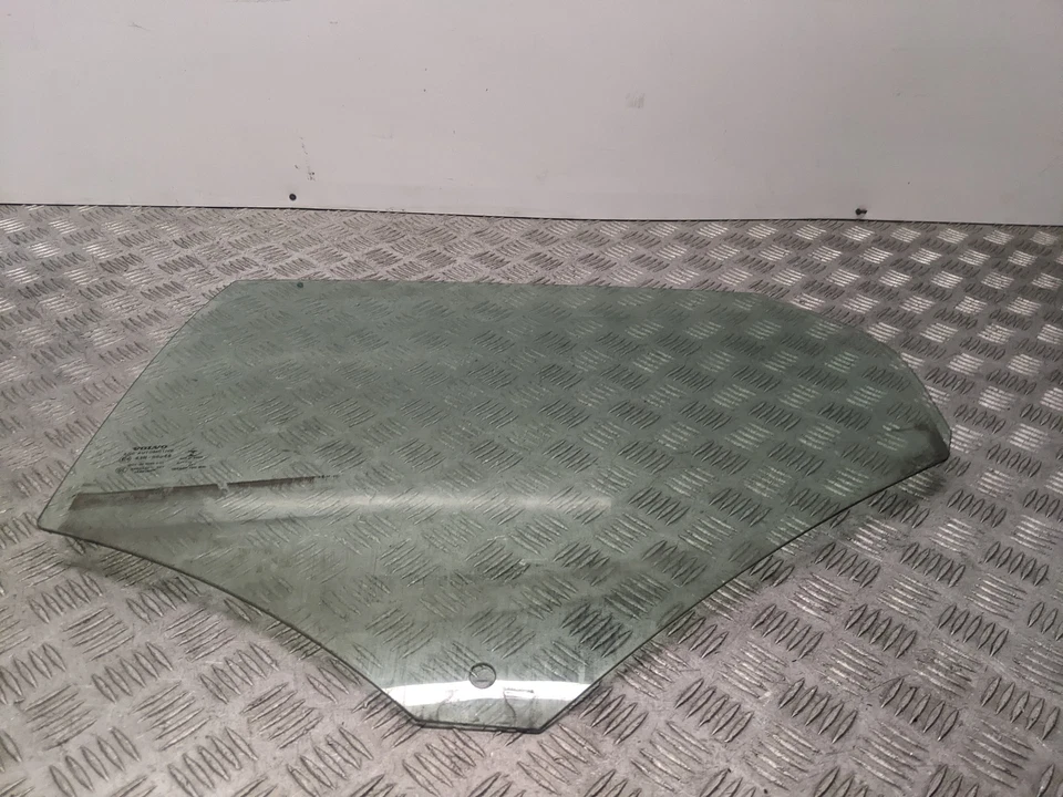 Ventana puerta Volvo V40 D2 SE MK3 5 puertas 2012-2016 (o/s conductor trasero) Foto 2 de 4