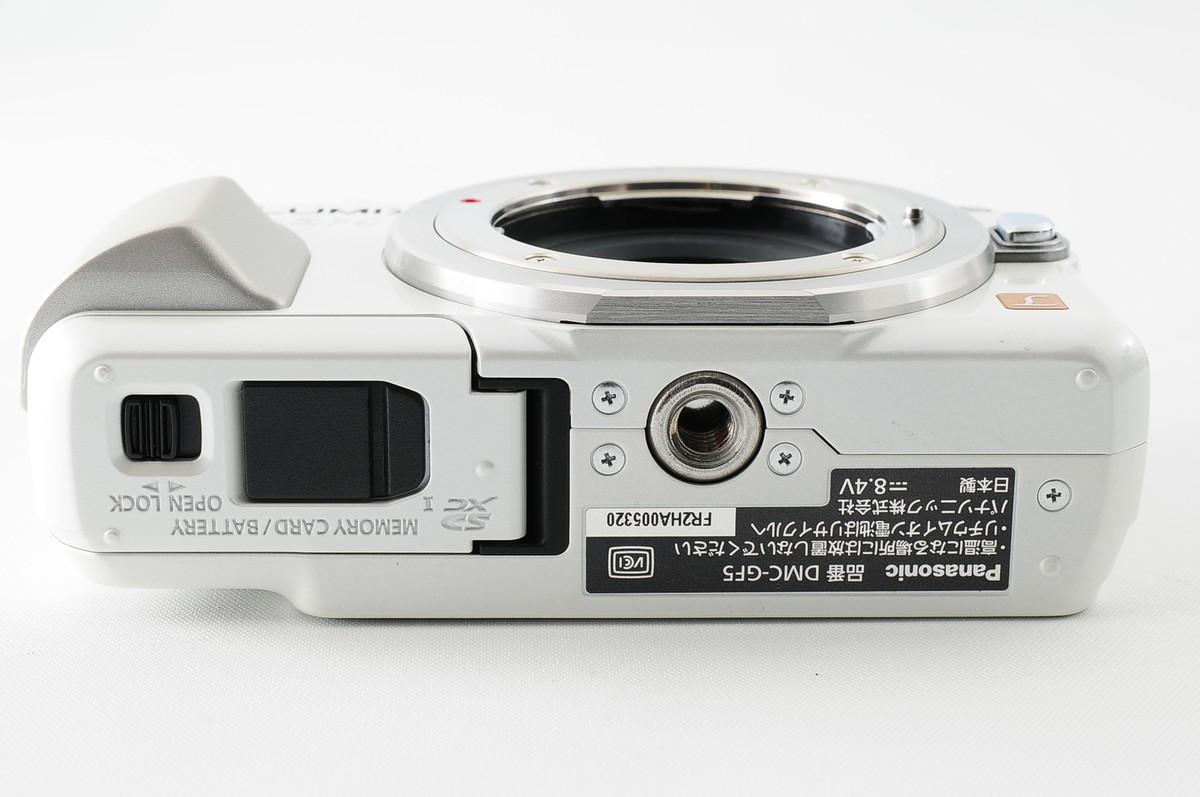 A MINT] Panasonic LUMIX DMC-GF5 Digital Camera 14-42mm Lens