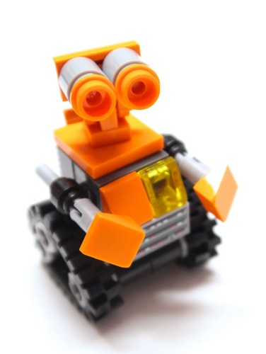 Battle Bot Transformer Orange Edition MOC* realizzato con mattoncini Lego® - Foto 6 di 7