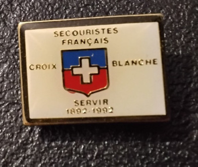 Pin s French Rescueriste Croix Blanche Servir 1892-1992 (1408)