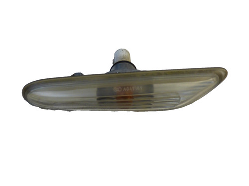 BMW 5er E60 E61 Kotflügel Blinker Zusatzblinkleuchte weiss vorne rechts 7165742