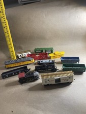 Trains And Accessories Lot View Pictures Untested