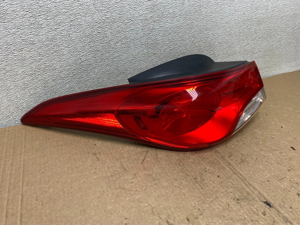 2011 2012 2013 Hyundai Elantra Sedan Left Driver Side Tail Light OEM V3007 DW - Image 3 of 4
