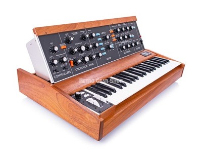Moog Minimoog Model D Mahogany Analog Synth 2022 Edition Reissue +