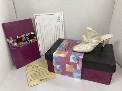 VENUS IN PEARLS Just The Right Shoe by Raine Willitts 25099 1999 Raine Originals