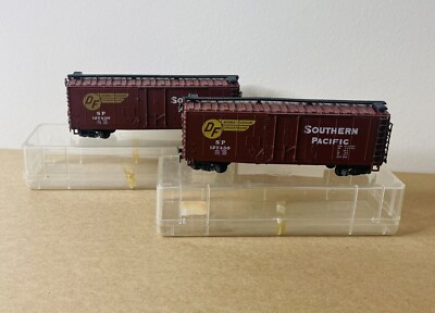 Pair Of Roco N Scale Southern Pacific 40' Box Car # 127430