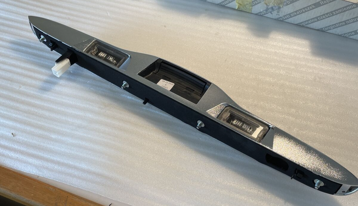 GENUINE NEW FIAT 735680346 500 Tailgate Boot Outer Chrome Rear 