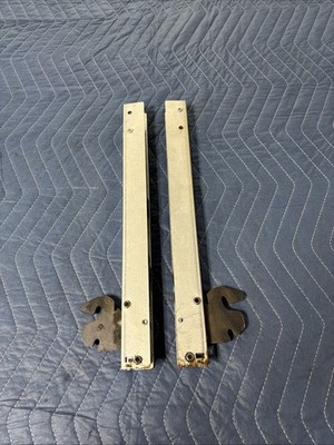 Wolf DO30U/B Oven Door Hinge Set (L&R) 800689, 809115