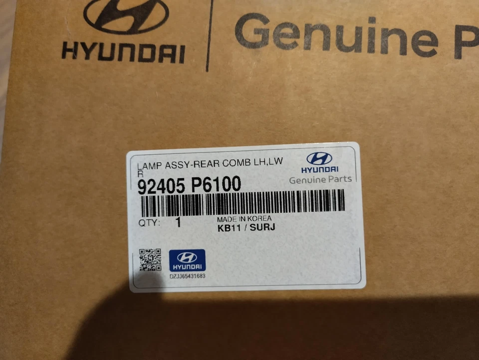 Genuine Hyundai Santa Fe MX5 2024 2025 N/S rear bumper LED light. - Image 2 of 4