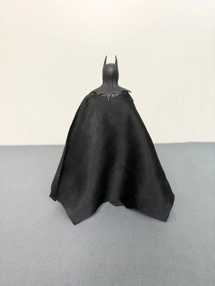 Neca Reel Toys Batman 1989 Michael Keaton Toys R Us Exclusive 6” Figure - Image 3 of 3