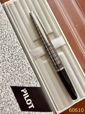PILOT Fountain Pen Elite Black checks Nib-F 18k-750 H774 Vintage Made in 1974