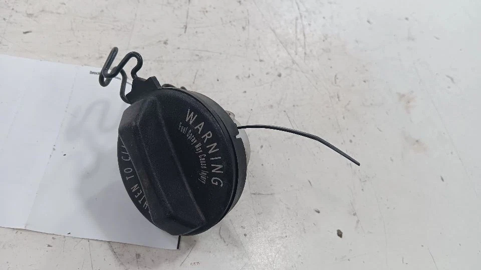 Tapa de combustible del tanque de gasolina Kia Forte 2014 2015 2016 2017 2018 Foto 2 de 4