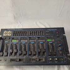 Pyramid Pr-8200 ECHO  audio mixer EQUALIZER/sound effects. 4 CHANNEL.