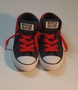 chuck taylor axel mid sneaker