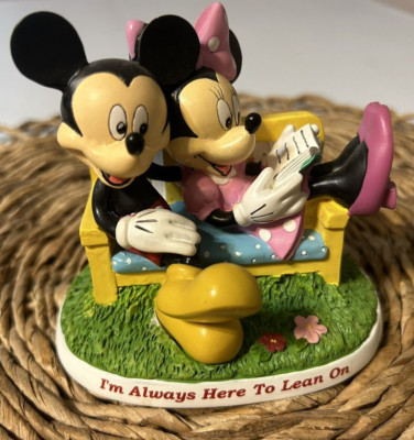 Disney Magical Moments  ''I'm Always Here To Lean On'' Figurine