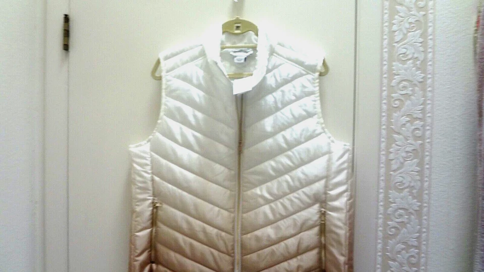 Peck & Peck  Sz 8 Quilted White Progressive Color Zip Up Vest Jacket Womens - Image 2 of 4