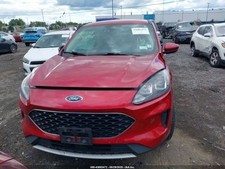 ESCAPE    2020 Glove Box 985457