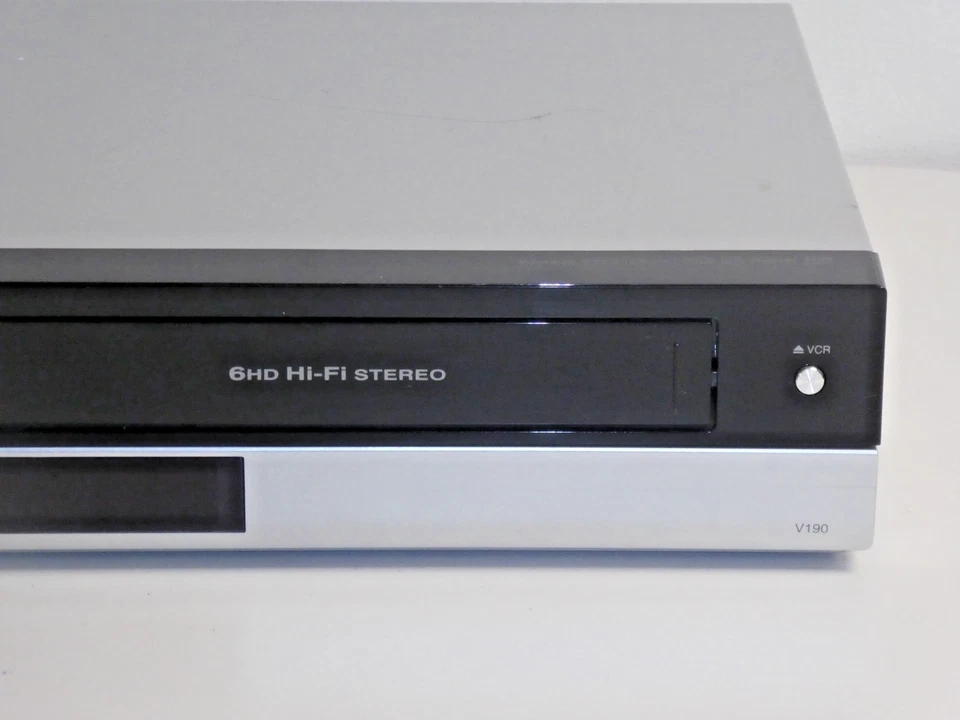 LG V190 DVD-Player / VHS-Videorecorder, 2 Jahre Garantie - Bild 3 von 4