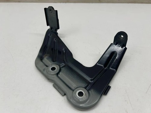 BMW X3 G01, F97 Kotflügelhalter vorne links 7424677 2.00 31981906