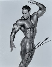 KEVIN LEVRONE SIGNED 11X14 PHOTO IFBB HALL OF FAME RACC THE UNCROWNED KING C