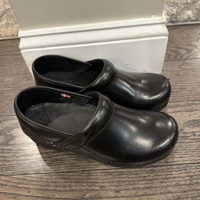 Sanita Women's Nursing Medical Chef  Clogs Black Size 39/8 NARROW.