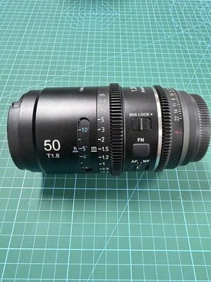 Sirui Astra 50mm T1.8 1.33x Full Frame Auto Focus Anamorphic Cine Lens,L Mount