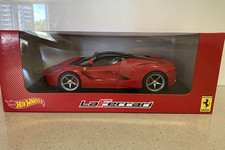 Hot Wheels 1/18 Scale Diecast - #37562 Ferrari LaFerrari - Red - NEW Unopened