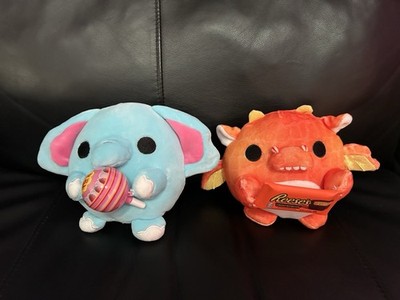 EUC Zuru Snackles Lottie Elephant Chupa Chups & Felix Dragon Reese s 6  Plush