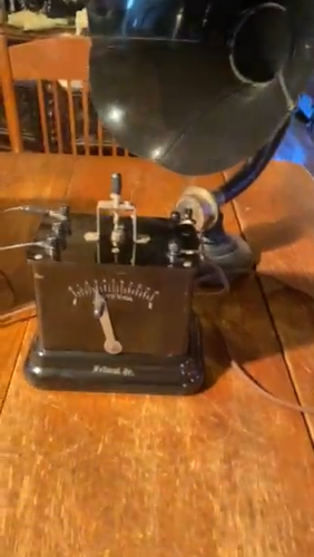 Minty 1922 Federal Jr. Radio w/Orig. Crystal Detector & Federal Headset * Works - 第 1 支影片,共 1 支