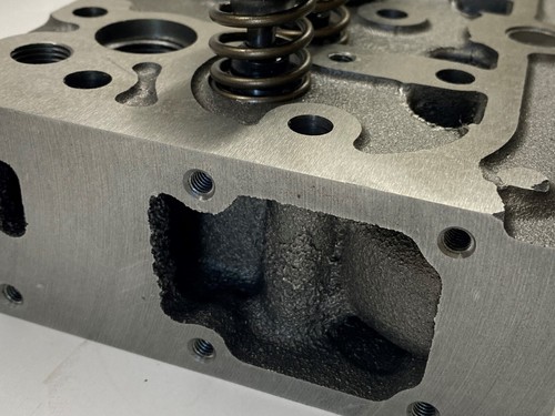 Zylinderkopf für Kubota V1200 cylinder head inkl. Ventile und Federn - Picture 4 of 6