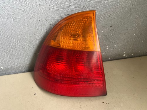 BMW E46 318Ii  105kW Kombi 2002 Rücklicht Rückleuchte Links Aussen 6905627