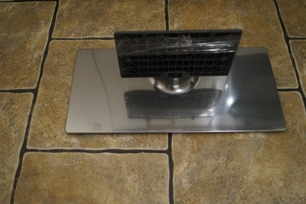 Tabletop pedestal 2024