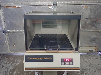 New Brunswick Scientific Classic C24 Incubator Shaker M1247-0004