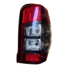 Feu arrière Mitsubishi L200