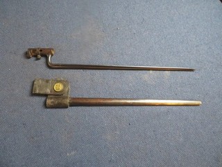 US MODEL 1873 TRAPDOOR SPRINGFIELD SOCKET BAYONET W/ ROCK ISLAND ARSENAL SCABBAR