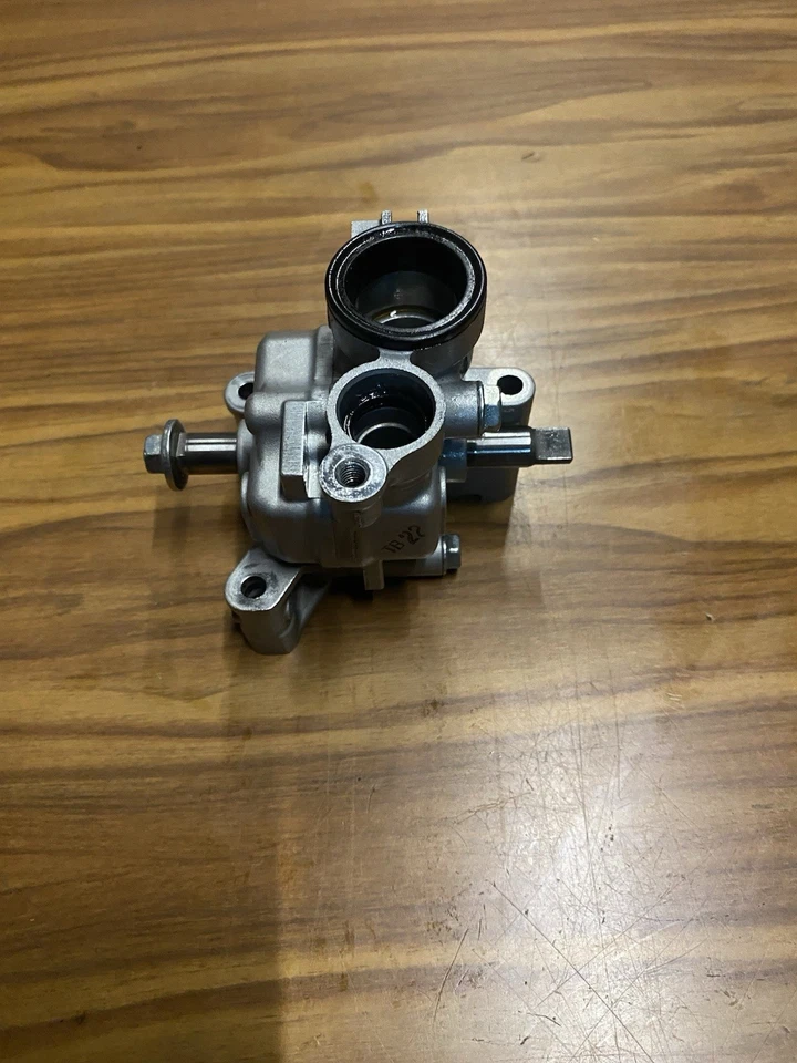 POMPE A HUILE HONDA 600 HORNET MODELE PC41 .CB 600 F Année 2007-2011 - Photo 2/3