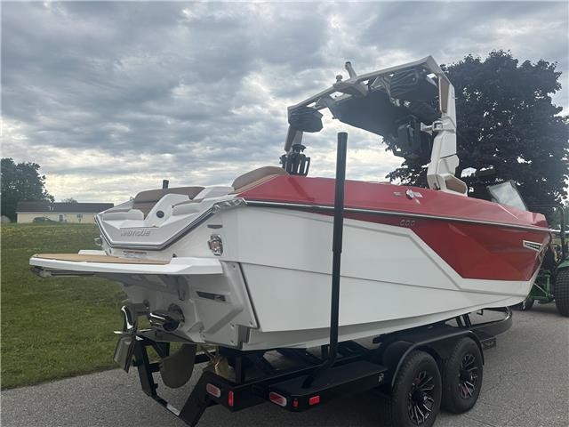 2025 Nautique G23  Victory Red