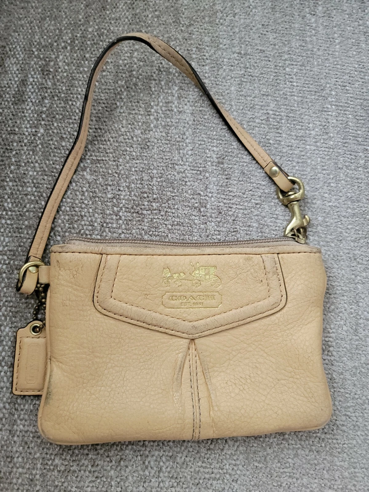 Coach Bracciale grande in pelle di ciottoli marrone