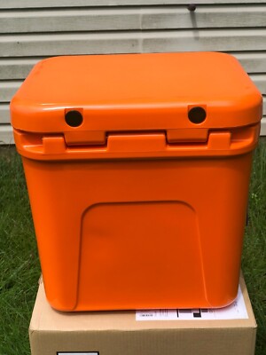 New Yeti Roadie 24 Hard Cooler - King Crab Orange In