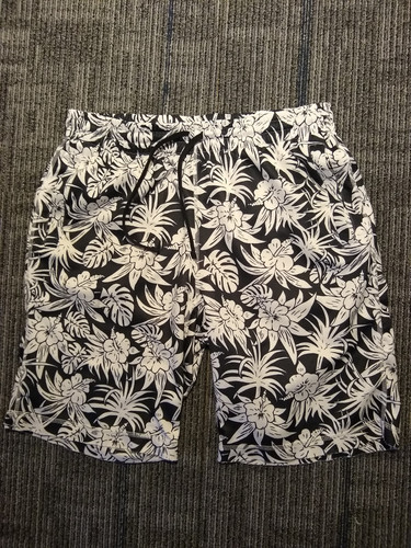 Nike SB Heritage Floral Print Shorts Skateboarding Men's Size Large Black/White