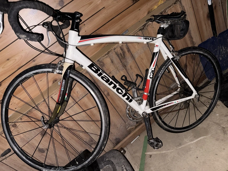 Bicicleta de carretera de aluminio Bianchi Via Narone 7 C2c Italianas 54 cm 700c Foto 3 de 4