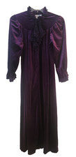 VTG Gilligan O'Malley Gown Womens Petite Purple Winter Velvet Robe Victorian
