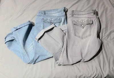 Bundle of l.e.i. Juniors Capri Jeans with Embellishments Size 15Reg