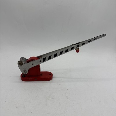 Vintage Lional #152 O Gauge Operating Lighterd Crossing Gate Train Set Untested