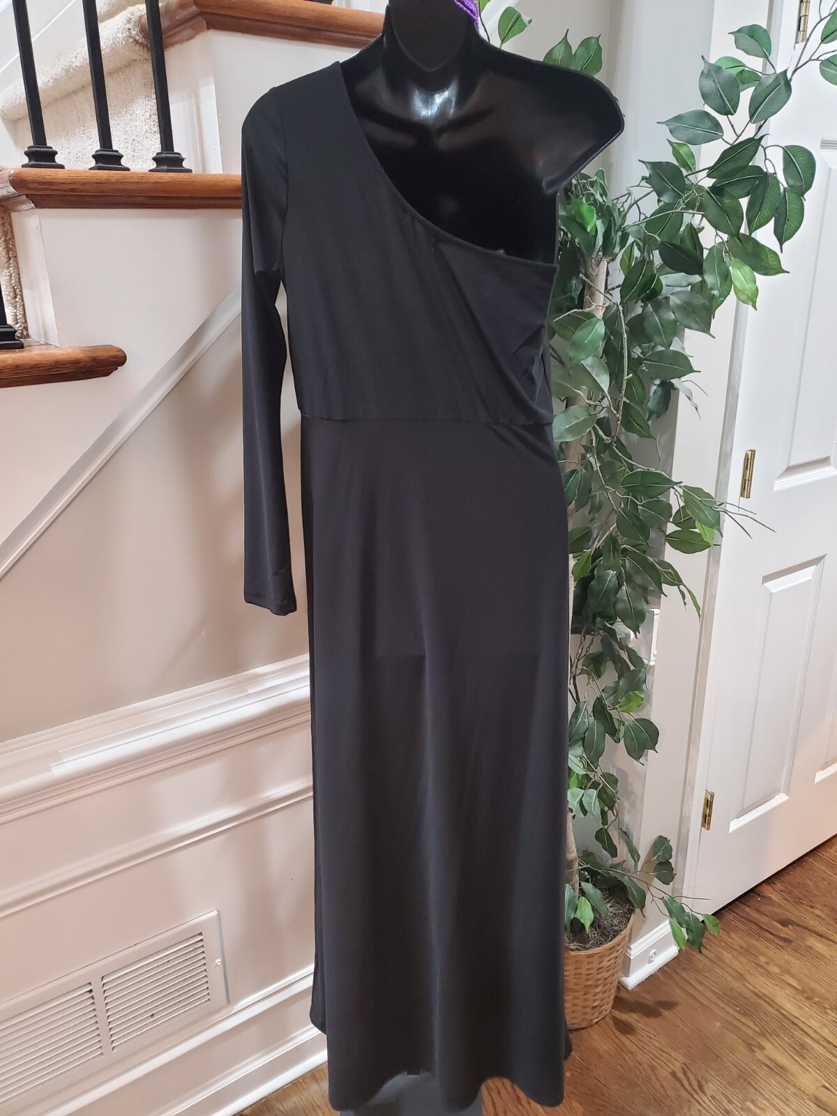 Venus Women's Black Solid Polyester One Shoulder … - image 6