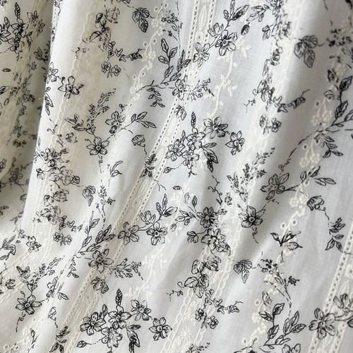 Black Floral Printed Cotton Eyelet Fabric Beige Cotton Fabric Kids Clothing - Bild 5 von 12